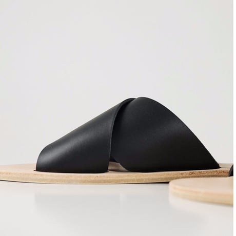 ★ FAUVEL - FLAT CROSS SANDAL (BLACK) ★