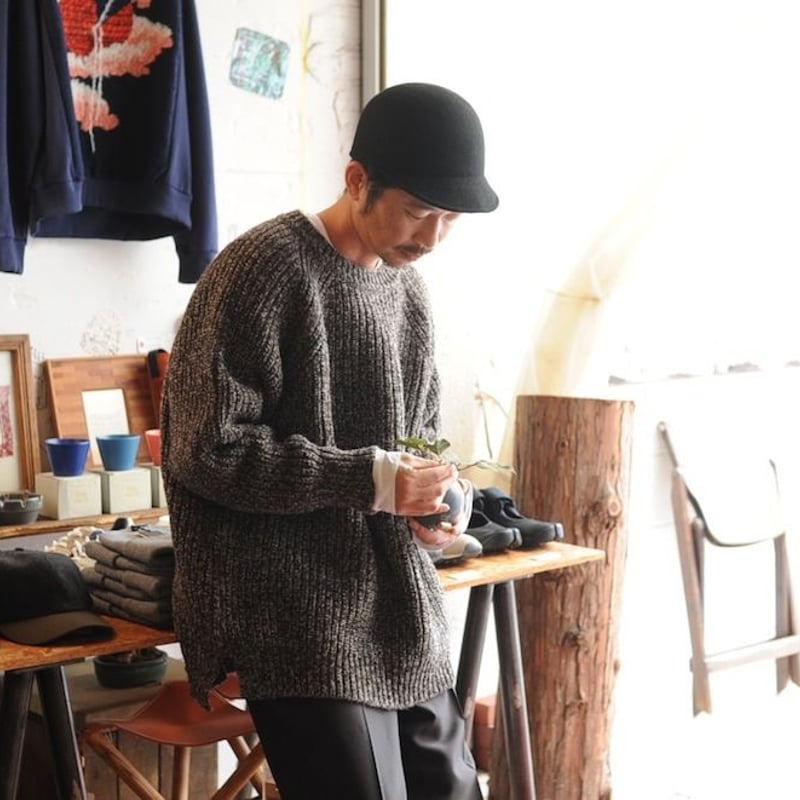 o project / loose fit chunky crew (ecru/gray) |