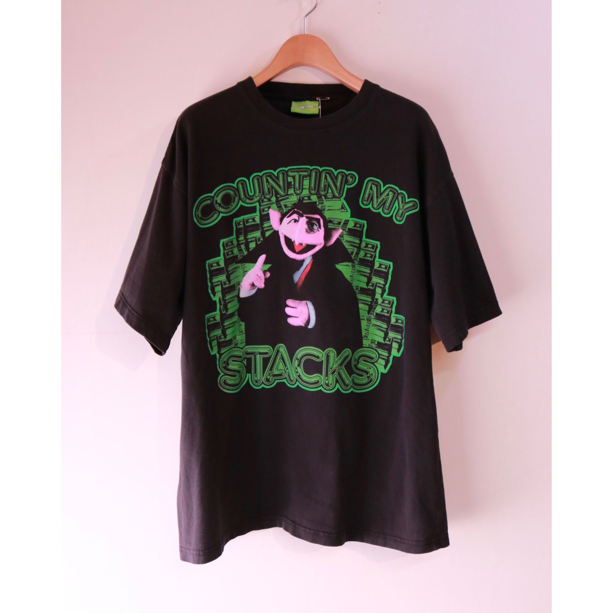 E*E様 セサミストリート　カウント伯爵　Tシャツ　 BLACK OUT 古着】SESAMI STREET COUNT VON COUNT Tee Black Siz