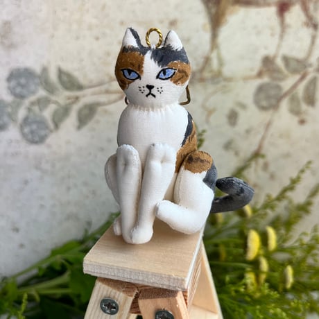 テディキャット　ペンダント　ブローチ　三毛猫
