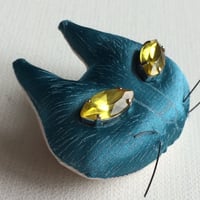 ネコのブローチ ブルー