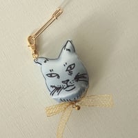ネコチャーム×ブローチ　カオ　ブルー