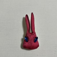 ウサギブローチ ピンク