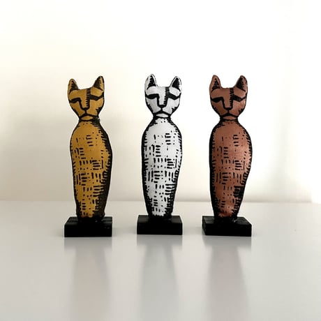 猫のミイラ　ブローチ　ゴールド