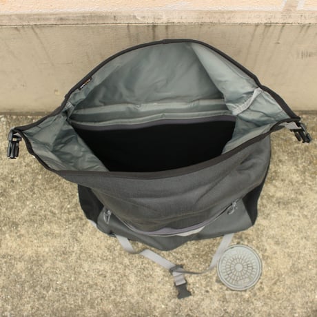 BROMPTON Roll Top Bag 28L [Dark Grey]