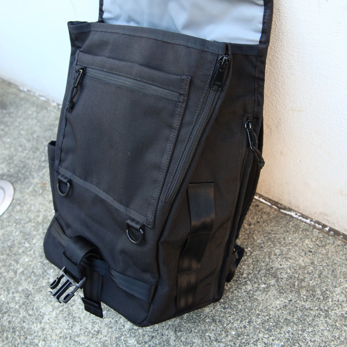 CHROME VERSATILE BACKPACK | WADACYCLE online store CHROME VERSATILE BACKPACK | WADACYCLE online store