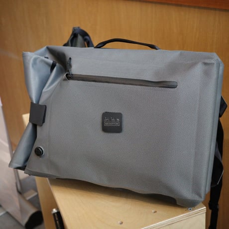 BROMPTON Borough Waterproof Backpack M + Frame Graphite
