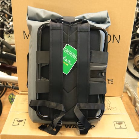 BROMPTON Borough Waterproof Backpack M + Frame Graphite