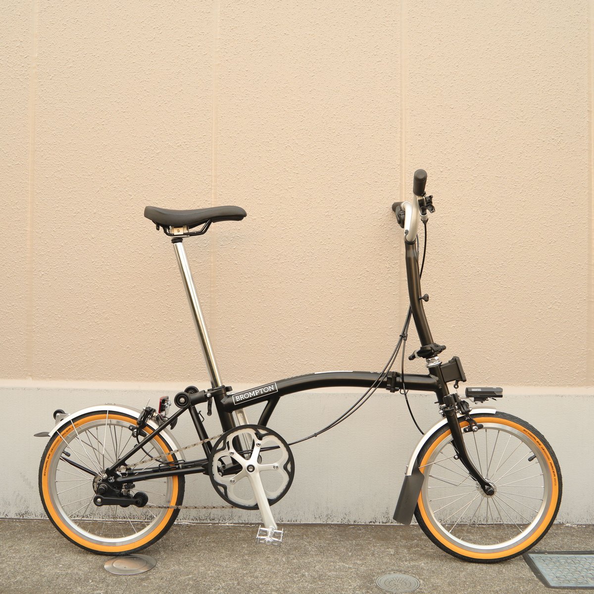 BROMPTON用タイヤ［SCHWALBE MARATHON RACER Tanside］16