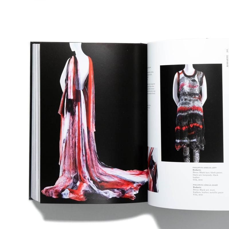 Fashion Designers A–Z. 40th Ed. | Art Book Isku