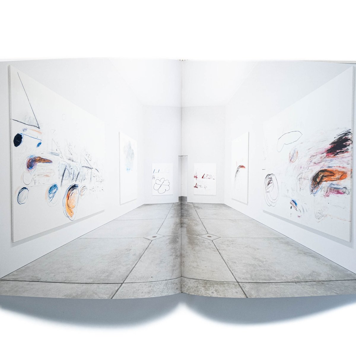 Cy Twombly: Making Past Present | Art Book Isku