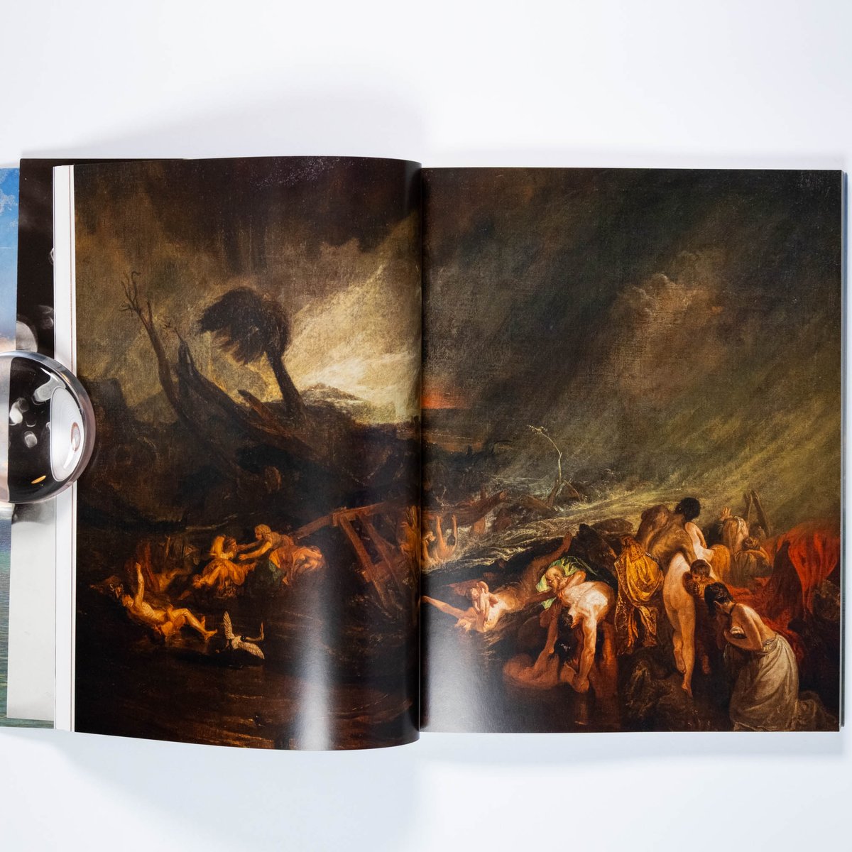 Light | Art Book Iskusstvo