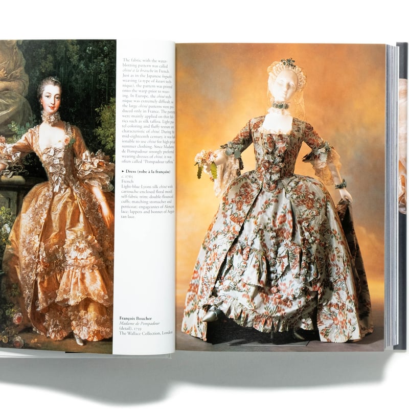 浪漫衣装展・図録　19世紀の服飾の貴重な写真資料　特別出展宮廷衣裳の写真付き 浪漫衣装展・図録 19世紀の服飾の貴重な写真資料 特別出展宮廷