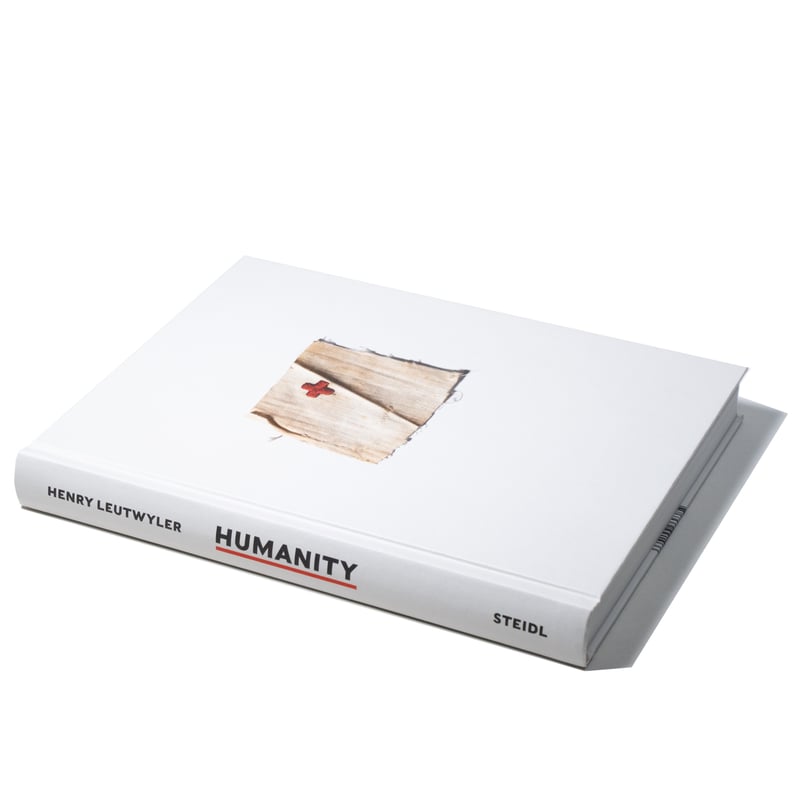 Henry Leutwyler: Humanity | Art Book Iskusstvo