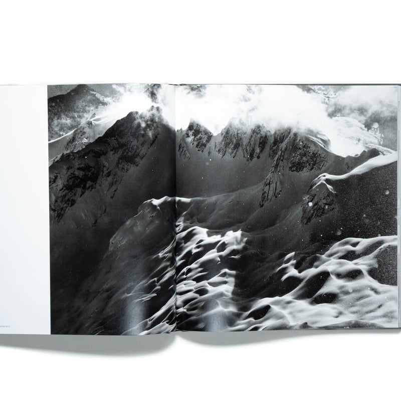 Peter Mathis: Snow | Art Book Iskusstvo