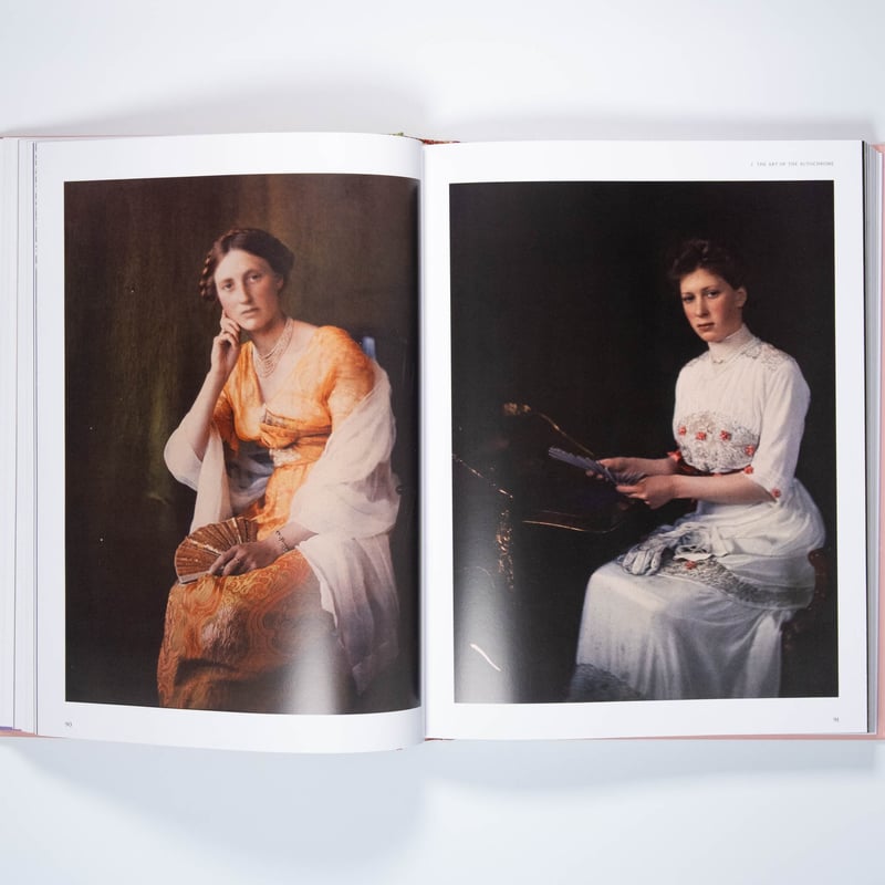 洋書◆ファッション写真集 本 ドレス The Colour of Clothes: Fashion and Dress in Aut