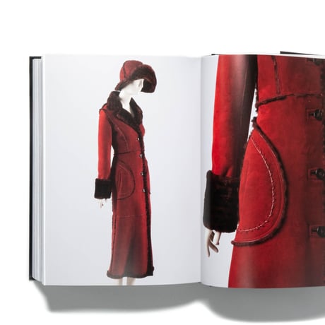 Fashion Designers A–Z. 40th Ed.