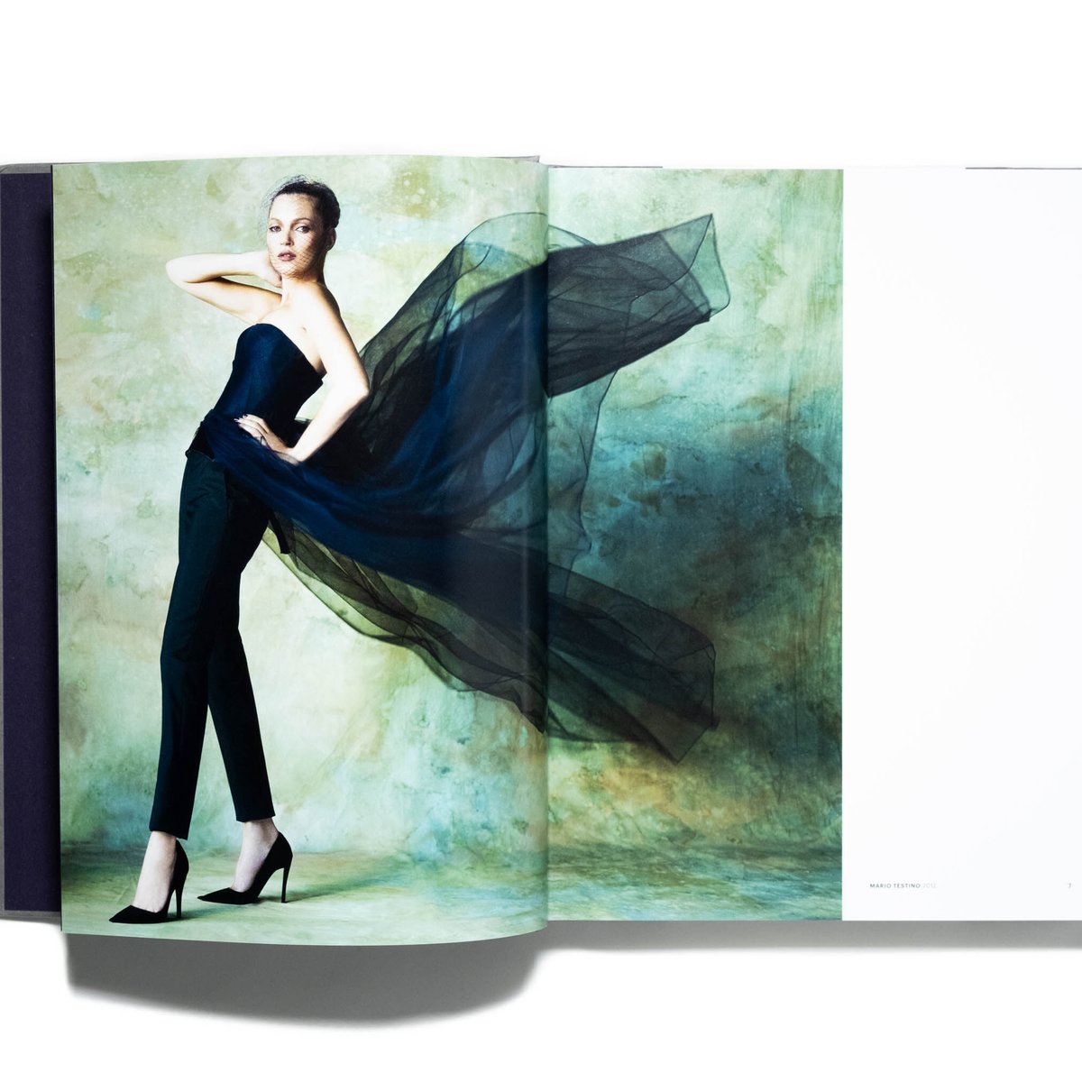 Dior: New Looks | Art Book Iskusstvo