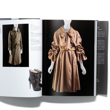 Fashion Designers A–Z. 40th Ed.