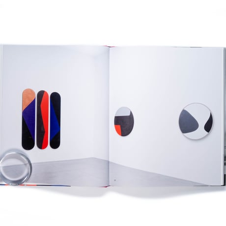 Leon Polk Smith: Going Beyond Space