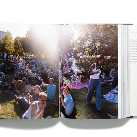 Wolfgang Tillmans: four books. 40th Ed.