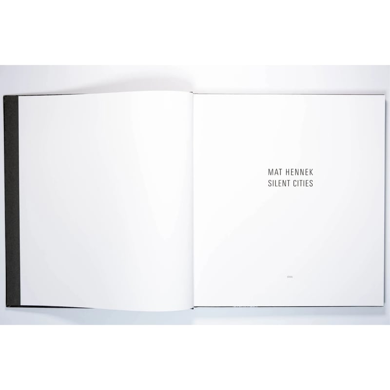 (初版 ) WOODLANDS: MAT HENNEK (洋書) Mat Hennek: Silent Cities | Art Book Iskusstvo