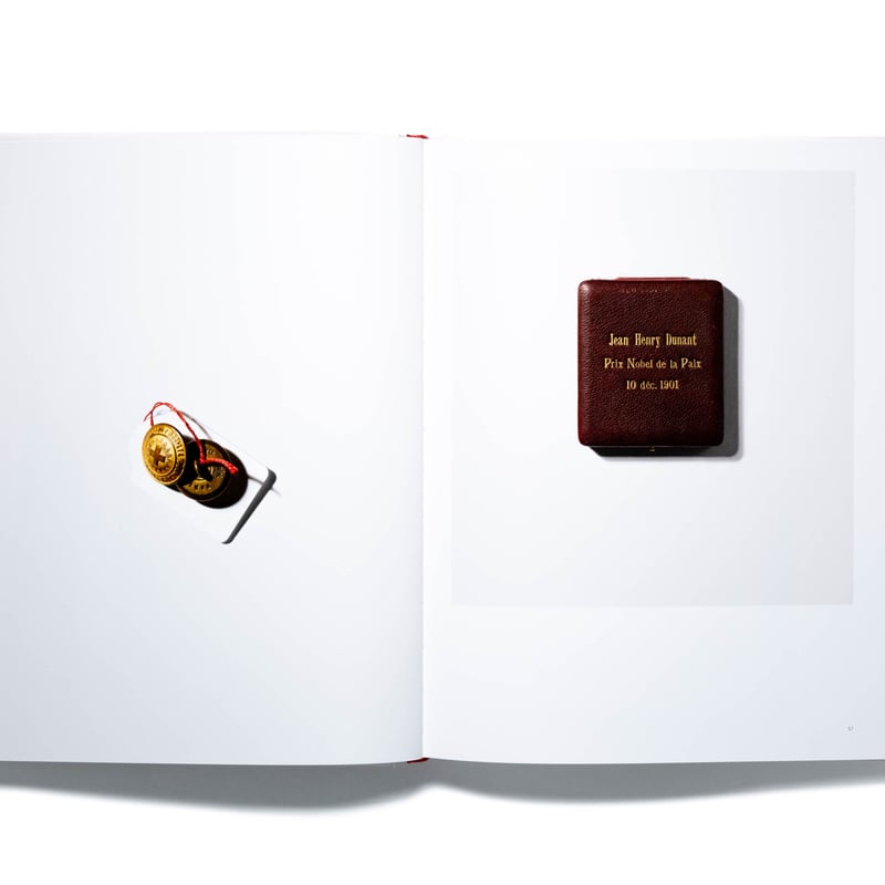 【Henry Leutwyler】DOCUMENT Henry Leutwyler】DOCUMENT Document | Henry Leutwyler | First Edition