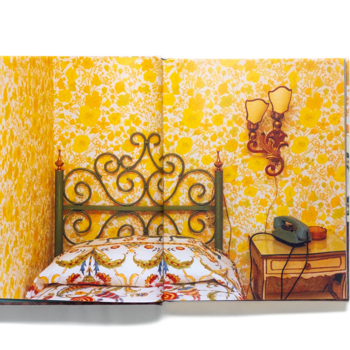 美術書　Sophie Calle: The Hotel ソフィカル Sophie Calle: The Hotel | Art Book Iskusstvo