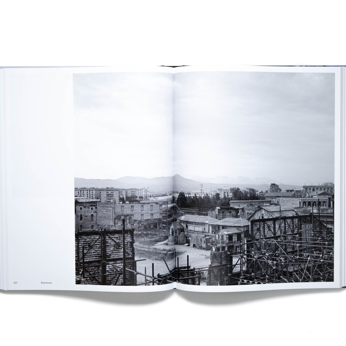 Gregory Crewdson 作品集 Gregory Crewdson 作品集 Gregory Crewdson's New Book - by