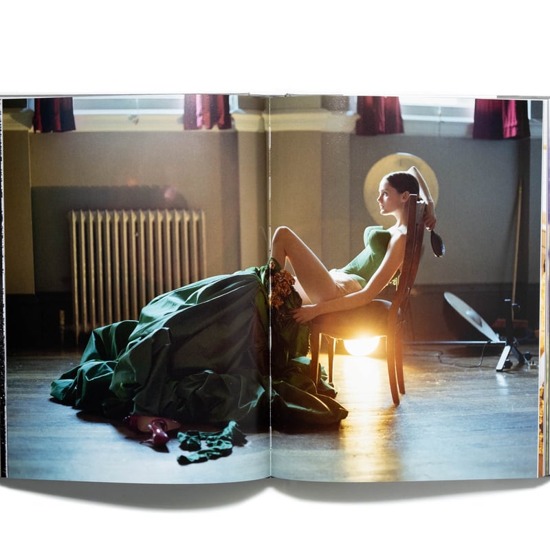 アート・デザイン・音楽 Dior New Looks Dior: New Looks | Art Book Iskusstvo