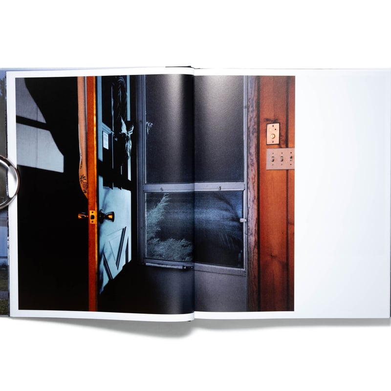 Gregory Crewdson 作品集 Gregory Crewdson | Art Book Iskusstvo
