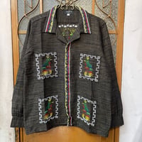【長袖】【Mサイズ】【IMP-QTZ-LS15-BRM】【GUATEMALA】【 L/S QUETZAL SHIRTS】【BROWNxMULTI COLOR】【茶色xマルチカラー】