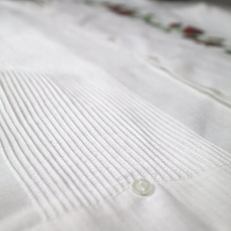 【2027年7月31日までにお届け】【受注生産】【長袖】【 ESG-10L-WR 】【 L/S GUAYAMISA 】【 FLORES 】【 WHITE x RED 】【 白 x 赤 】