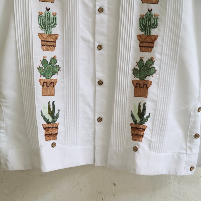 11月〜12月納期】【受注生産】【長袖】【CACTUS 手刺繍 11月〜12月納期】【受注生産】【長袖】【CACTUS 手刺繍