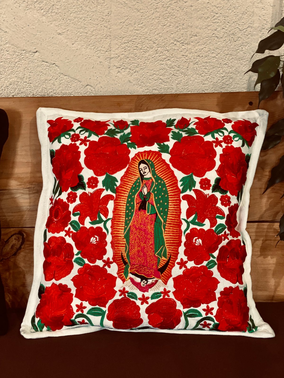 GUATEMALA】Guadalupe Embroidered Cushion Cover