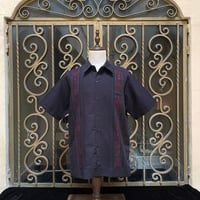 【ご注文日より１年以内にお届け】【受注生産】【半袖】【 ESG-32S-BBU 】【 S/S GUAYABERA】【BLACK x BURGUNDY】 【黒 x 臙脂色】