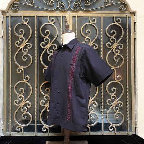 【半袖】【 ESG-32S-BBU 】【 S/S GUAYABERA】【BLACK x BURGUNDY】 【黒 x 臙脂色】