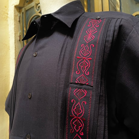 【半袖】【 ESG-32S-BBU 】【 S/S GUAYABERA】【BLACK x BURGUNDY】 【黒 x 臙脂色】