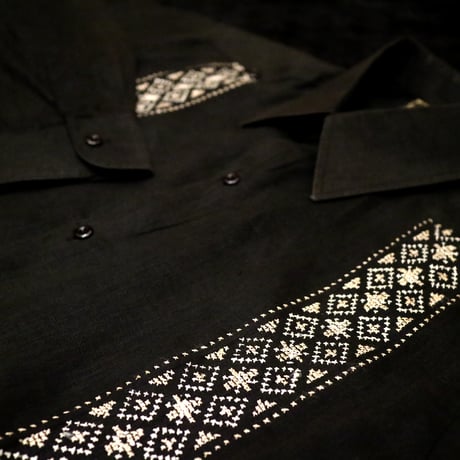 【ご注文日より１年以内にお届け】【受注生産】【 長袖 】【 ESGP-08L-BG 】【 LINEN/リネン 】【 クロスステッチ手刺繍 】【L/S GUAYAMISA】【BLACK】【黒】