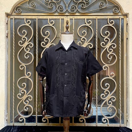 estrella standard 36 ブラック×ゴールド キューバシャツ ESTRELLA STANDARD GUAYABERA (@estrellastandard) · Instagram