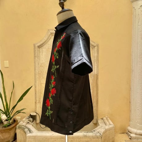 【半袖】【 ESG-W10S-BR 】【薔薇 】【 S/S GUAYAMISA 】【 ROSA 】【 BLACK x RED 】【 黒 x 赤 】