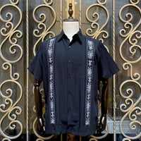 【ご注文日より１年以内にお届け】【受注生産】【半袖】【 ESG-32S-BW 】【 S/S GUAYABERA】【BLACK x WHITE】