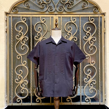 Estrella Standard Guayabera 黒 x 金 半袖　34 Estrella Standard Guayabera 黒 x 金 半袖 34 - メルカリ