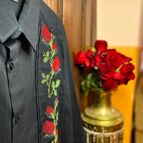 【2027年7月31日までにお届け】【受注生産】【長袖】【 ESG-10L-BR 】【 L/S GUAYAMISA 】【 FLORES 】【 BLACK x RED 】【 黒 x 赤 】