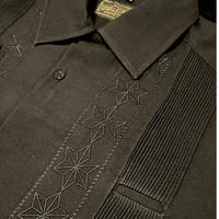 【ご注文日より１年以内にお届け】【受注生産】【半袖】【 ESGS-03S-B 】【 S/S GUAYABERA 】【 REJILLADA MOTA 】【 麻の葉柄 】【 BLACK 】【黒】
