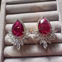 レッドデザインピアス