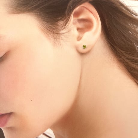 18金ペリドットピアス