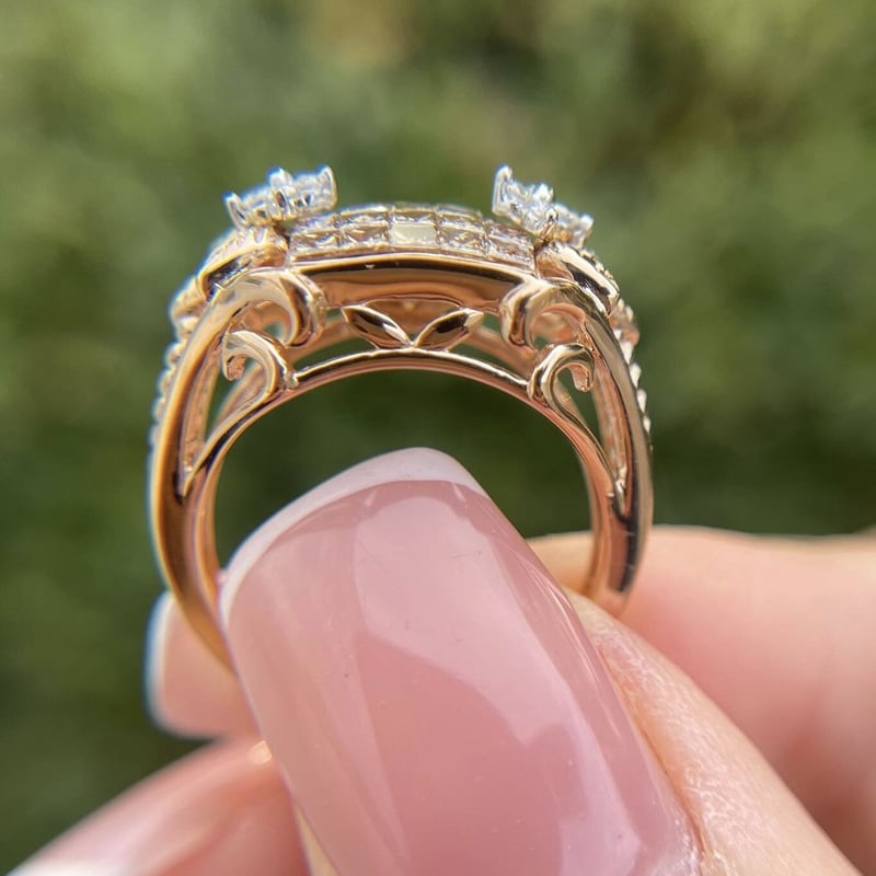シャンパンカラーダイヤリング | Flora Kimiko Jewelry & Stone