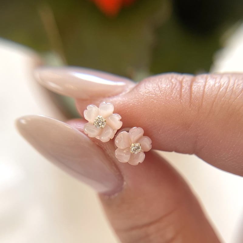 天然ダイヤ/ピンク蝶貝ピアス | Flora Kimiko Jewelry & Stone