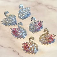 スワンピアス